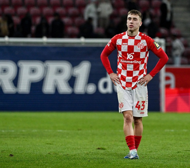 圖片報:拜仁也在關(guān)注格魯達,美因茨為球員標(biāo)價5000萬歐