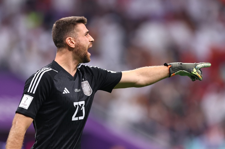 奪冠主力!畢爾巴鄂競技官方:烏奈-西蒙本周四將接受右手腕手術