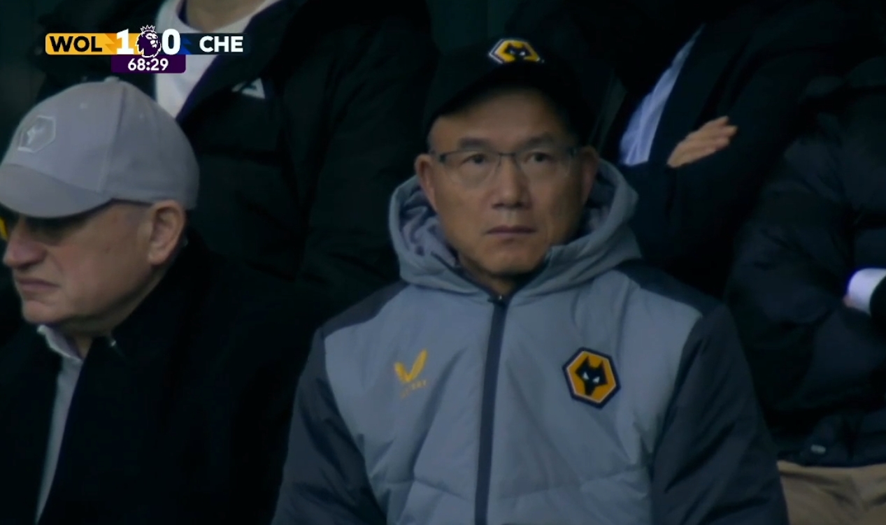 外媒:狼隊(duì)球迷認(rèn)為復(fù)星殺死了俱樂部,要求他們轉(zhuǎn)讓球隊(duì)