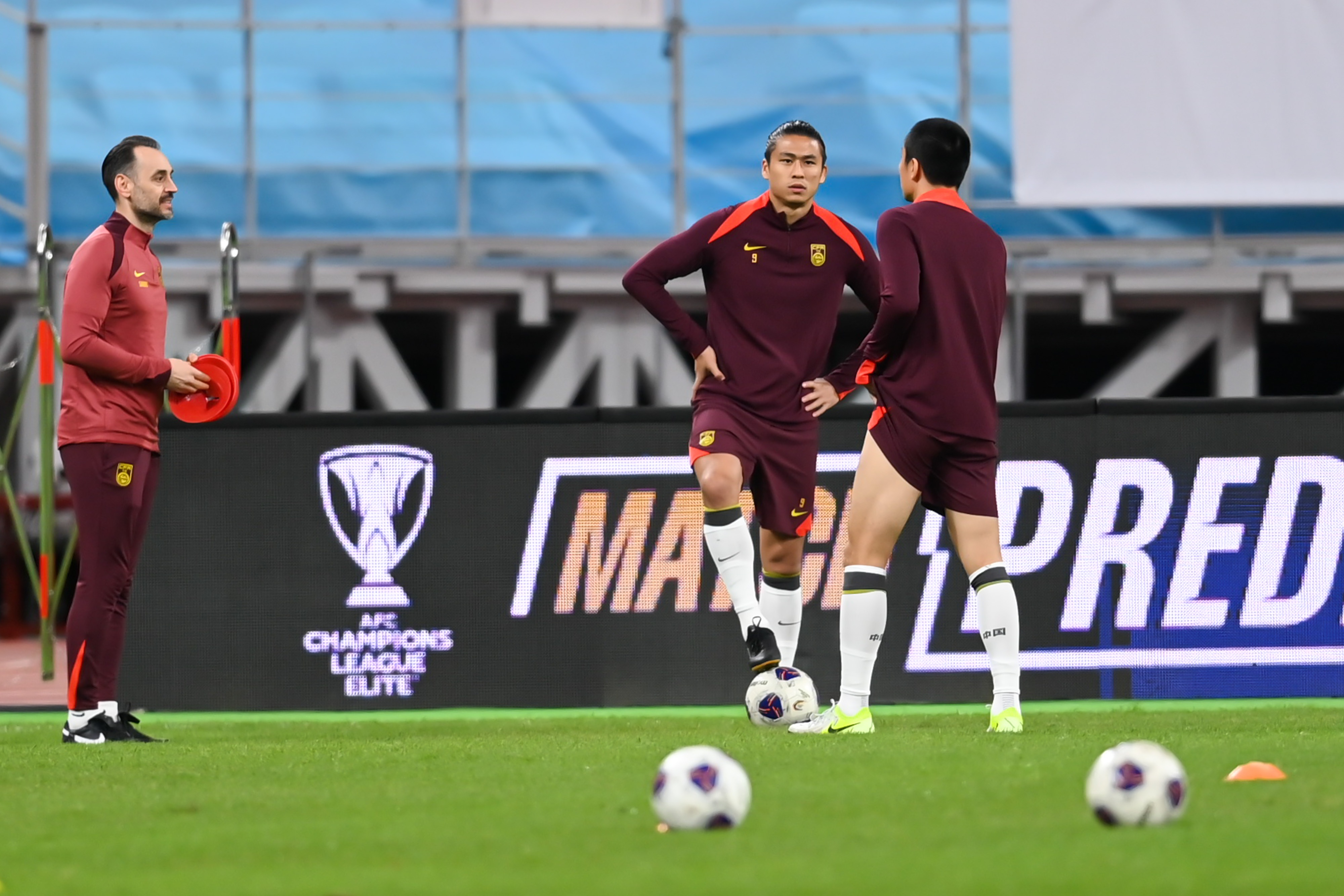 津媒：國(guó)足明年初增加一次集訓(xùn)，地點(diǎn)為海口，主要解決防守頑疾